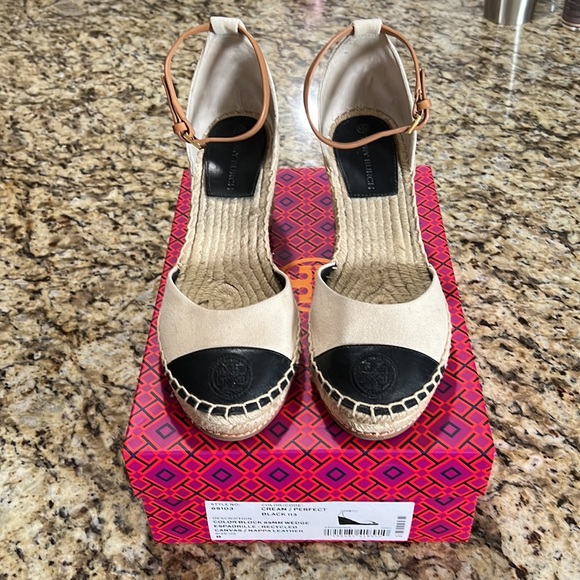 Tory Burch wedge espadrilles! 🌟 - Picture 5 of 7